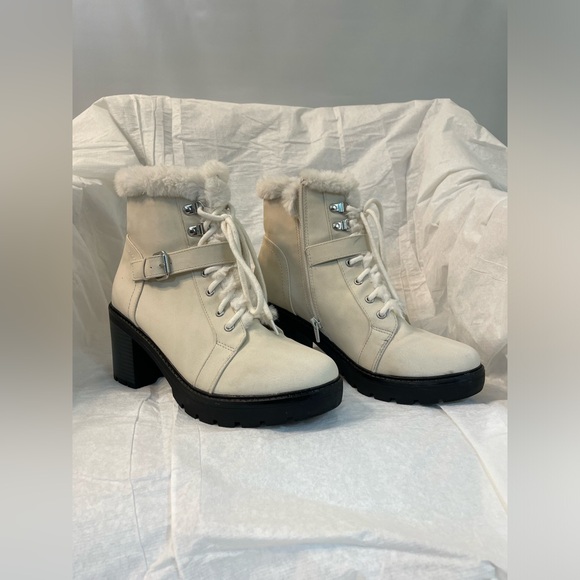 Espirit Cream Boots - Picture 2 of 6